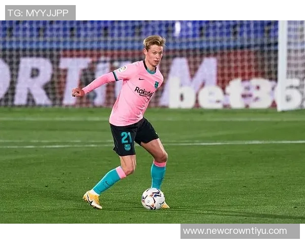 荷兰小将回应科曼评价称自己踢球风格接近佩德里并热爱观看巴萨比赛